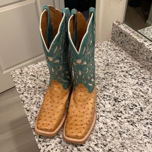 Women’s Ariat Ostrich Square Toe Boot